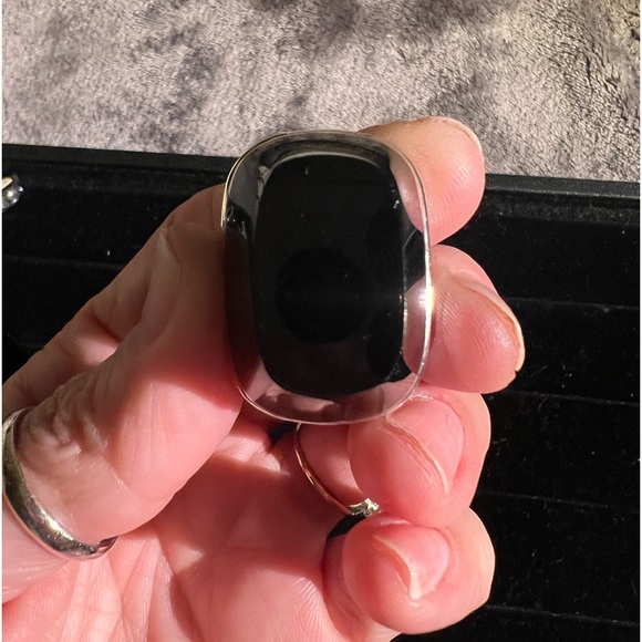 Sterling Silver With large Black onyx stone - Great condition- Size 7 - Picture 3 of 6